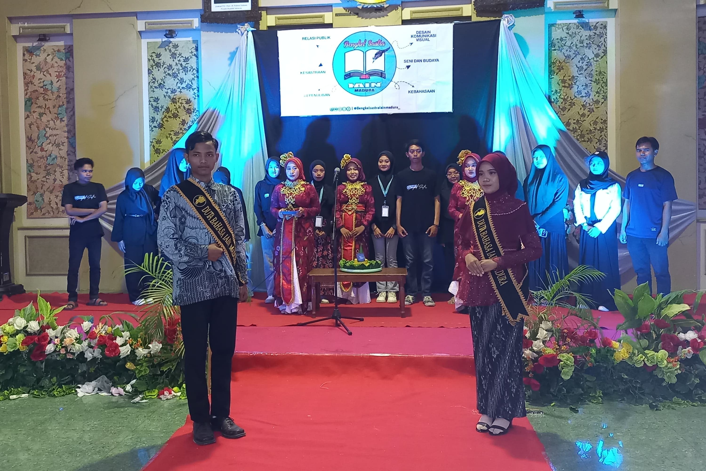 RAYAKAN HARI JADI KE-8, BENGKEL SASTRA GELAR BERAGAM SENI PENTAS