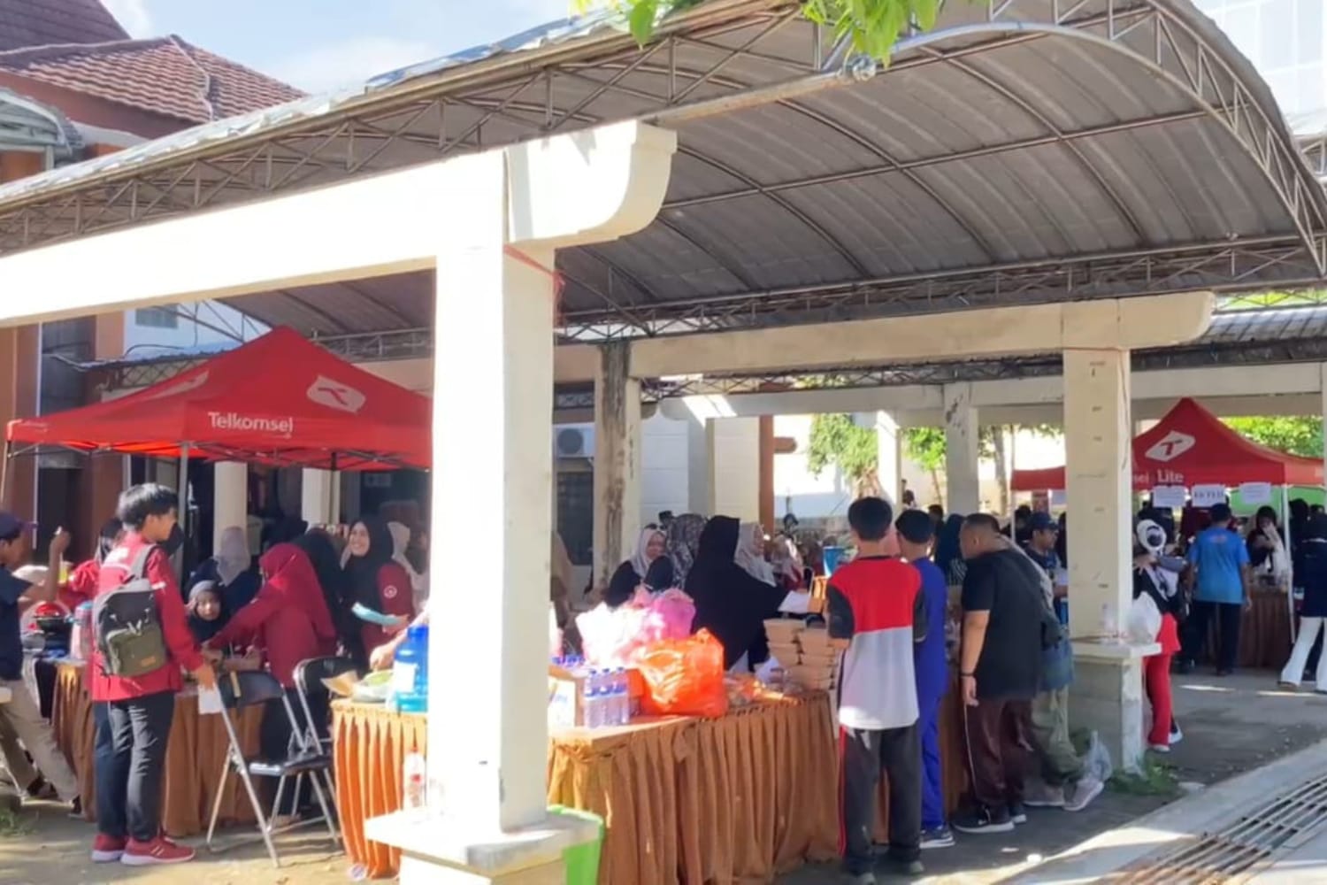 Semarak Bazar dan Fun Run: Gairahkan Gaya Hidup Aktif dan Wirausaha Mahasiswa Tadris Bahasa Indonesia