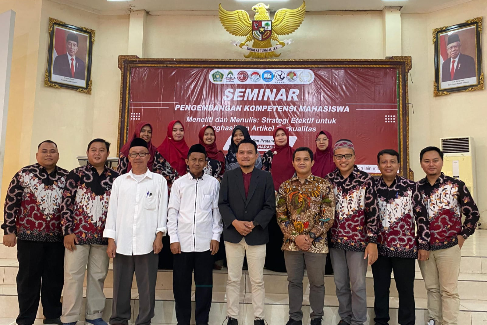 ADAKAN SEMINAR PENGEMBANGAN KOMPETENSI MENELITI DAN MENULIS: TADRIS BAHASA INDONESIA SIAPKAN MAHASISWA DENGAN ARTIKEL BERKUALITAS